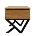 Κομοδίνο Komo-Kuro Mε Επιφάνεια Σε Ανοιχτή Απόχρωση Ξύλου Και Μαύρη Μεταλλική Βάση - Image 2