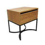 Κομοδίνο Komo-Arco Mε Επιφάνεια Σε Ανοιχτή Απόχρωση Και Μαύρη Μεταλλική Βάση