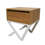 Κομοδίνο Komo-Kuro Mε Επιφάνεια Σε Ανοιχτή Απόχρωση Ξύλου Και Λευκή Μεταλλική Βάση - Image 4