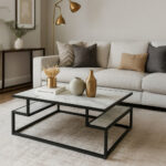 ΤΡΑΠΕΖΙ ΣΑΛΟΝΙΟΥ MAIA ΜΕ ΕΠΙΦΑΝΕΙΑ ΣΕ ΟΨΗ ΛΕΥΚΟΥ ΜΑΡΜΑΡΟΥ ΚΑΙ ΜΕΤΑΛΛΙΚΟ ΣΚΕΛΕΤΟ