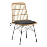 Καρέκλα Naoki rattan σε φυσική απόχρωση με μαύρο μαξιλάρι και μεταλλικό μαύρο πόδι 45.5x59.5x89εκ